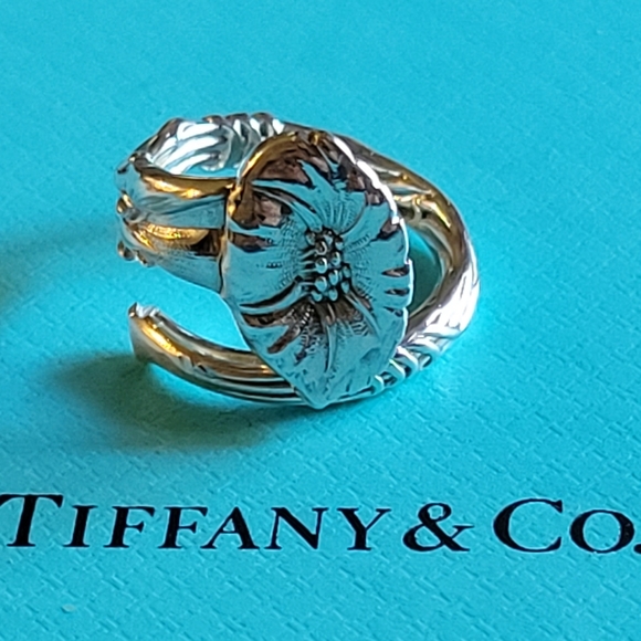 1885 Tiffany & Company Morning Glory Spoon Ring in Sterling Silver #53 - Picture 3 of 13